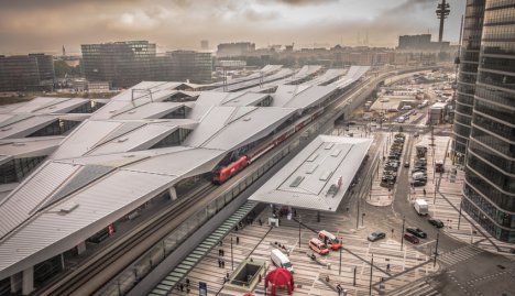 Pendler Hauptbahnhof Wien 